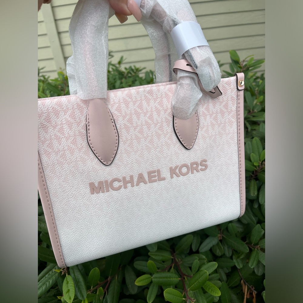 Michael Kors Small Powder Blush Mirella
